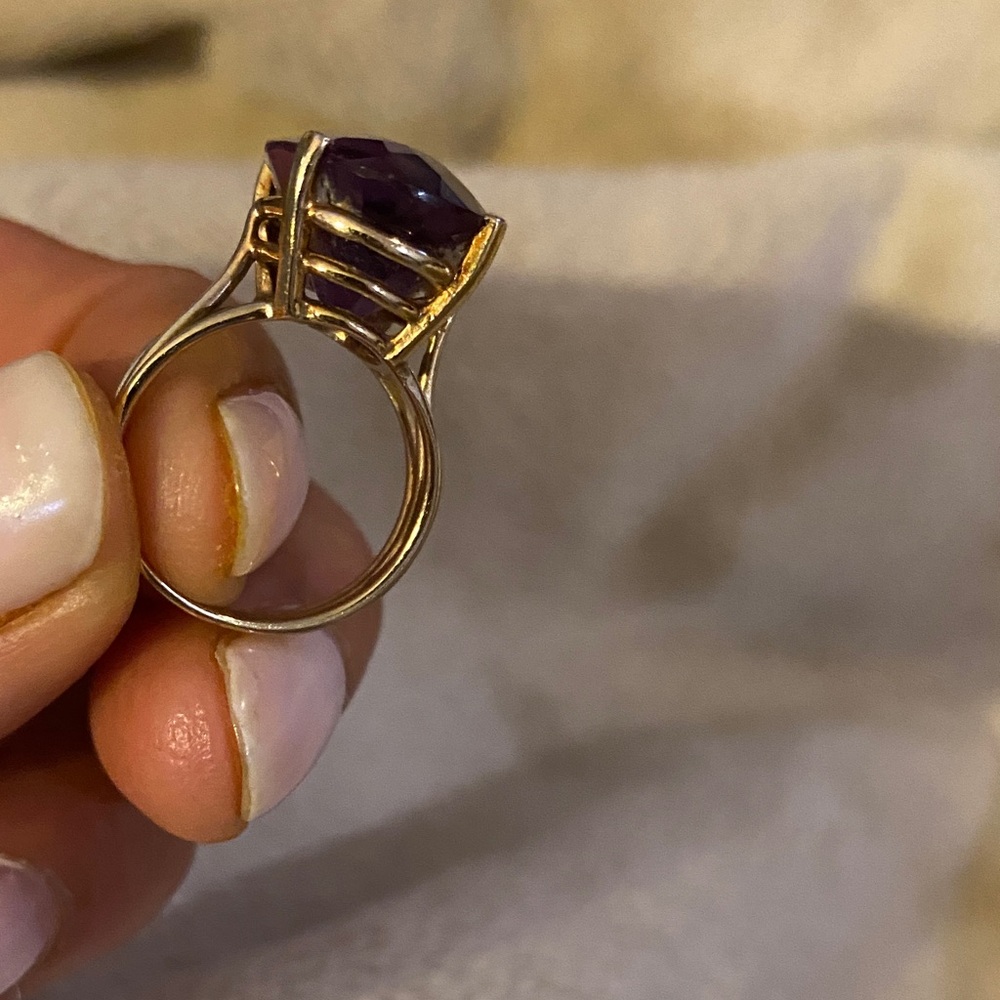 18K Antique Amethyst cocktail ring in 10k Gold - Picture 3 of 8